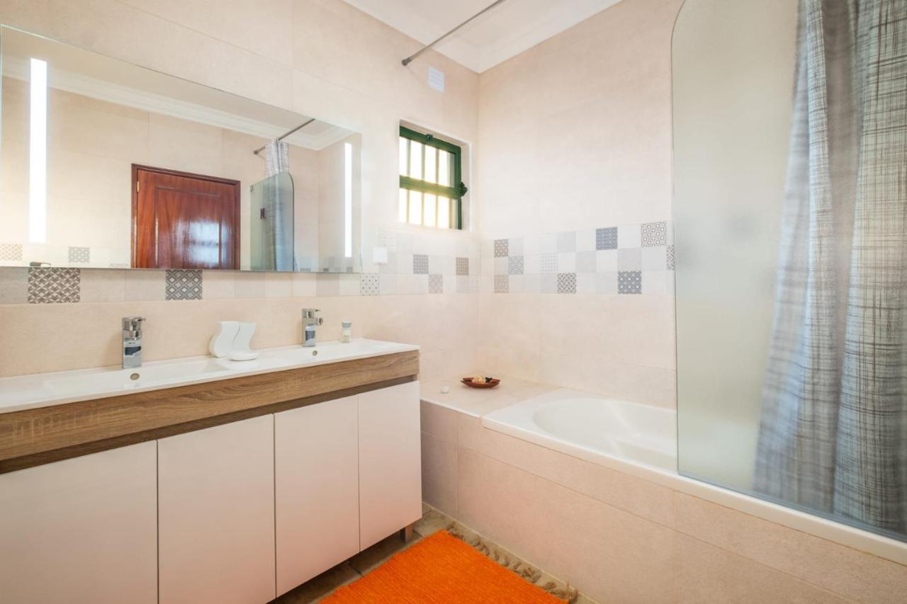 אלבופיירה Villa Sequeira - Private Pool - Free Wifi - By Bedzy מראה חיצוני תמונה